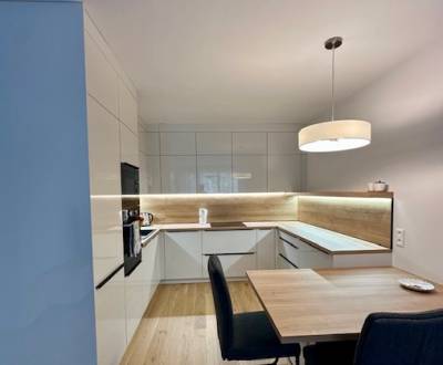 Prenájom 2 izbového bytu v projekte ZWIRN