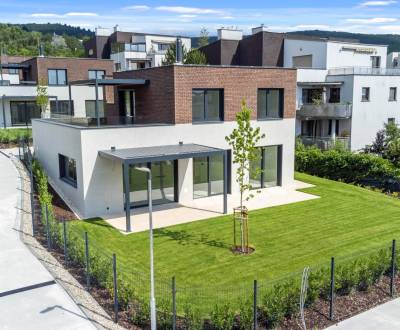 SKOLAUDOVANÉ! Predaj vily v projekte 