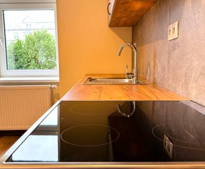 Na prenájom: štýlový kompletne zrekonštruovaný 2i byt pri centre, 53m2