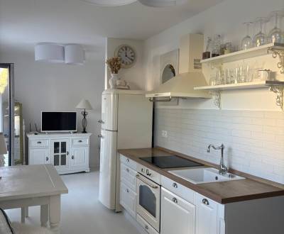 Prenajaté! jednoizbový byt 37m2 + parkovacie miesto,  Lipt. Mikuláš