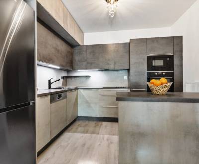 Ponúkame na predaj 3-izbovú novostavbu s predzáhradkou a parkovaním