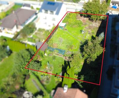 Stavebný pozemok v širšom centre Trenčianskych Teplíc!