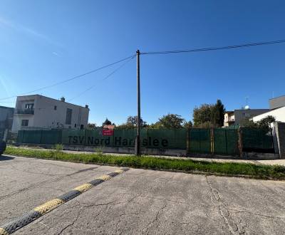 Pekný stavebný pozemok Topoľčany / VYPLATENA ZALOHA 