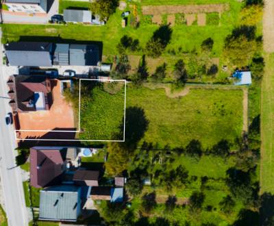 Pozemkom na výstavbu rodinného domu 636m2  | Horňany