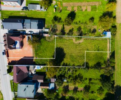 Pozemkom na výstavbu rodinného domu 1437m2  | Horňany