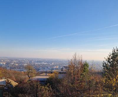 Atraktívny pozemok v dotyku s lesom