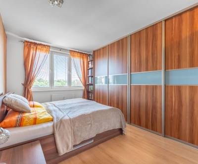 REZERVOVANÉ! Štýlový, zariadený  2izbový byt so šatníkom! 