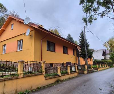 Predaj: Rodinný dom s hospodárskou budovou a veľkým pozemkom (MO)