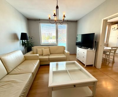 PREDANÝ/ /3- IZB. BYT (75m2) DVA BALKÓNY, SENICA 