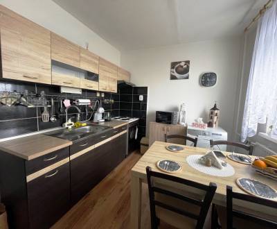 **ZNÍŽENÁ CENA**    Slnečný 3 izbový byt v Sobranciach