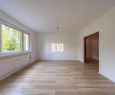 REZERVOVANÉ! Ružinov, Jašíkova ulica - 2izbový byt po kompletnej rekon