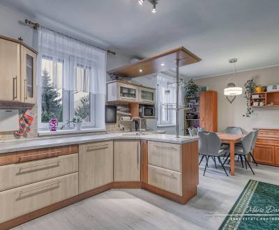 5-izbový rodinný dom s dvomi garážami v obci Špačince