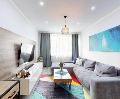 Moderný 3-izbový byt s balkónom a veľkou pivnicou v centre N. Dubnice