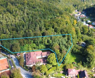 Pozemok blízko kúpeľného parku Trenčianske Teplice!