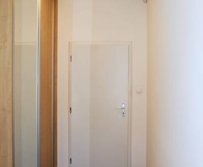 Ponúkame na predaj 4-izbový byt v rodinnom dome