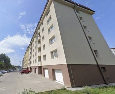 Nadštandardný veľký tehlový 4-izbový byt v Dubnici nad Váhom 