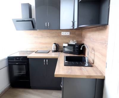 PRENÁJOM: 2 izbový moderný byt, centrum Piešťany