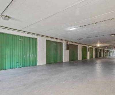 Garáž v zabezpečenom garážovom dome | 16 m2