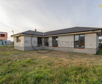 NA PREDAJ NOVOSTAVBA samostatný 4-izbový rodinný dom v Zohore