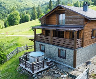 PRIESTRANNÝ DREVODOM S NÁDHERNÝM VÝHĽADOM, ĽUBIETOVÁ,  POZEMOK 2781 M2