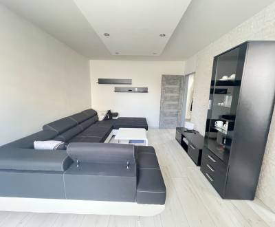 Moderný 2 izbový byt s balkónom na 3 poschodí kúsok od centra 