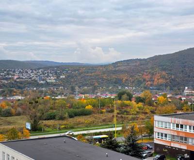 4-izbový byt s loggiou, Košice Ťahanovce – výhľad na mesto