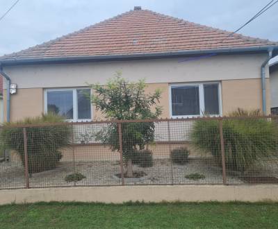 Predám rodinný dom Komjatice