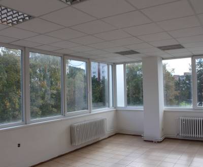 Na prenájom administratívny priestor, 57 m2, Považská Bystrica