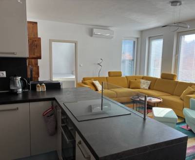 Predám 3 izbový byt Trenčianske Teplice, Terasa a Parkovacie miesto