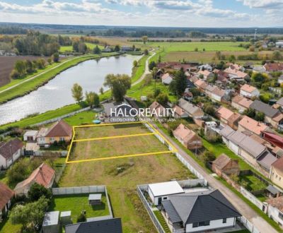 Predaj, pozemok pre rodinný dom   587 m2 Brodské - E...