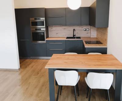 * PRENAJATÝ * PRENÁJOM 2 izb byt Poprad Suchoňová s loggiou