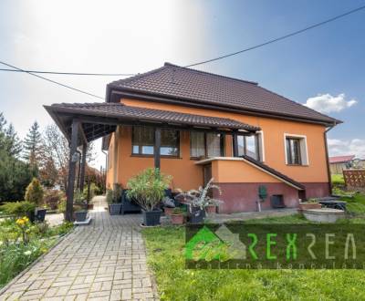 Predaj 2 rodinných domov na jednom pozemku, Záhorce. 