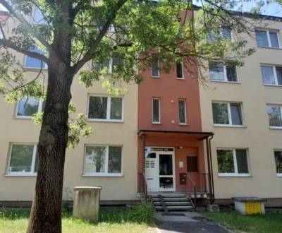 REZERVOVANÉ | 3i byt 73 m2 so šatníkom | sídlsiko JUH - Trenčín