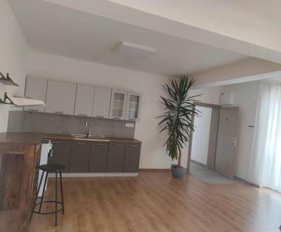 Prenájom: 2-izbový byt v novostavbe v centre mesta Čadca (334-P)