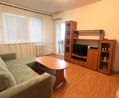 Prenájom 2-izbového zariadeného bytu s klimatizáciou, Hronská ul.