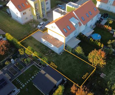 Svetlý 2i byt + 200 m² záhrada | Biely Kostol