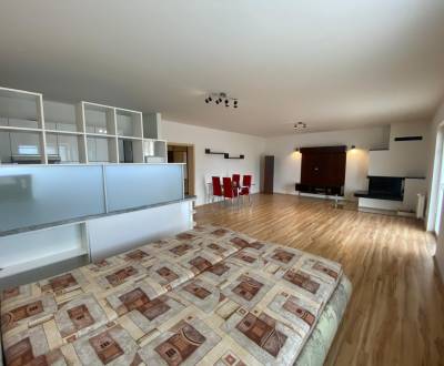 Na prenájom priestranný 2-izbový byt v Poprade, vhodný na podnikanie