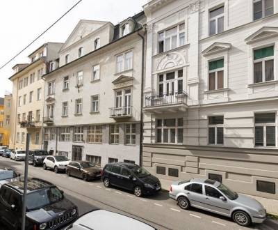 Investičná príležitosť v centre: Úplne nový 4i byt v historickej budov