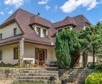 VEĽKORYSÝ - Bývanie pod lesom - Slepá ulička - 2322m2 pozemok - PERNEK