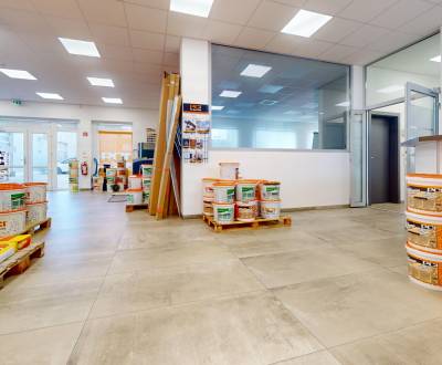 Obchodné, administratívne, priestory, showroom v exponovanej časti TT