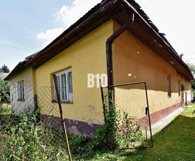 Rodinný dom s veľkým pozemkom o výmere 3271m2  na predaj