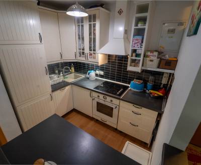 Na predaj útulný 2 izbový byt so zahradkou Svätý Jur 165.000,- Eur