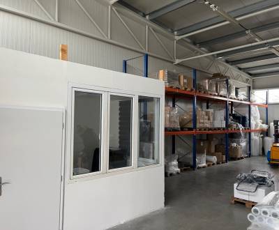 Sklad na prenájom o ploche 121 m2 s malou kanceláriou a WC