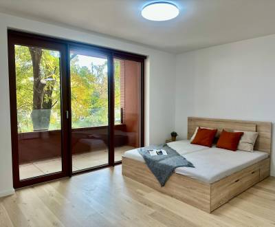 PRIESTRANNÝ 1-IZB. BYT S LOGGIOU V IKONICKOM PROJEKTE ZWIRN III