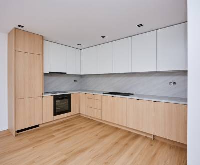 NA PREDAJ,4-izbový byt Košice - Západ - Michalovská ul.