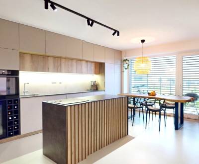 Novozariadený rodinný dom s veľkými spálňami i šatníkom pri Trenčíne