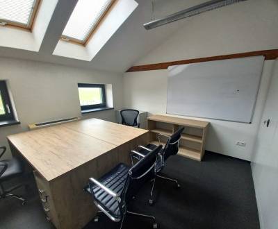 Ponúkame na prenájom kanceláriu, 15,54 m2, Levická ul., Vráble