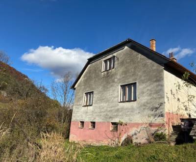 Predám Rodinný Dom Košecké Podhradie, pozemok 1980 m2