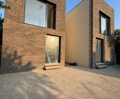 Nový dom pri Vajnorských jazerách – celoročné bývanie pri vode