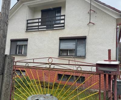 Útulný 5-izbový  Domček  s garážou pod lesom - Skvelá Príležitosť